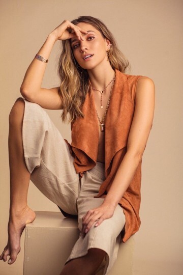 Aline Hodecker Aline Hodecker