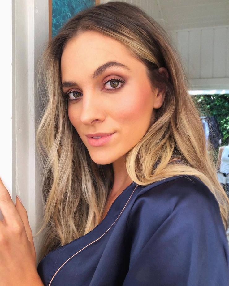 Aline Hodecker Aline Hodecker