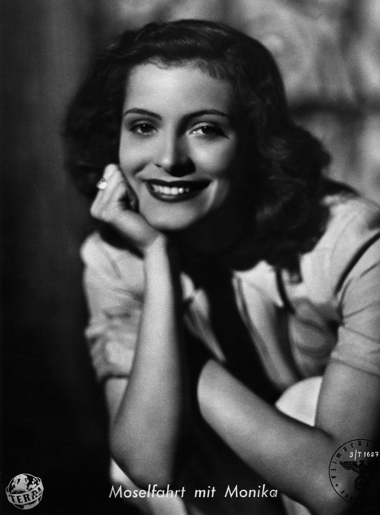 Andrée Debar