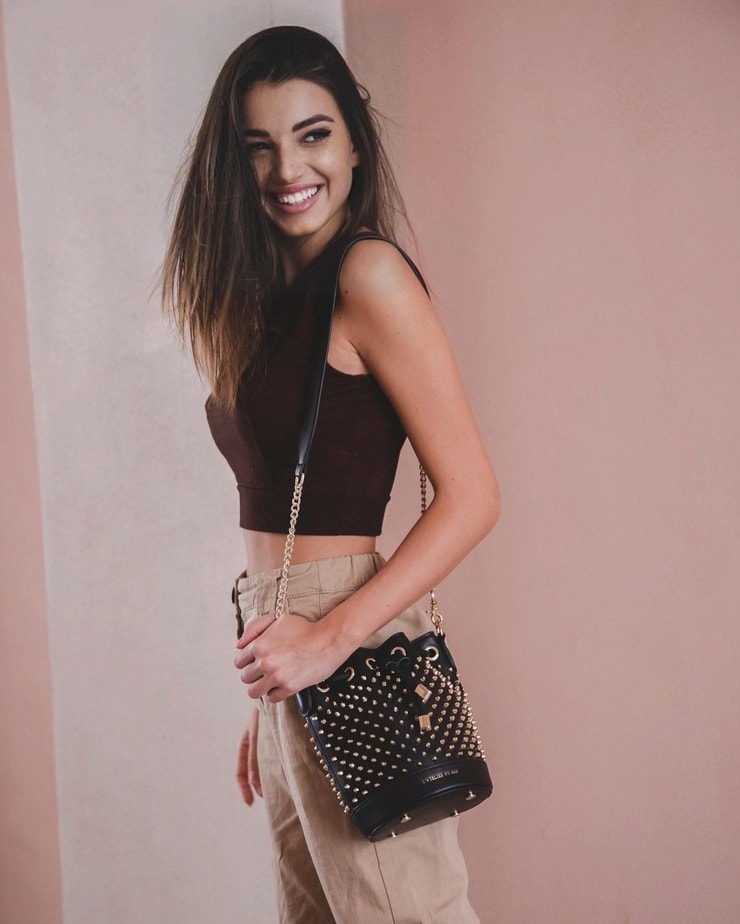 Rebecca Staffelli Rebecca Staffelli