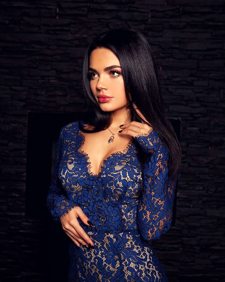 Alena Noles