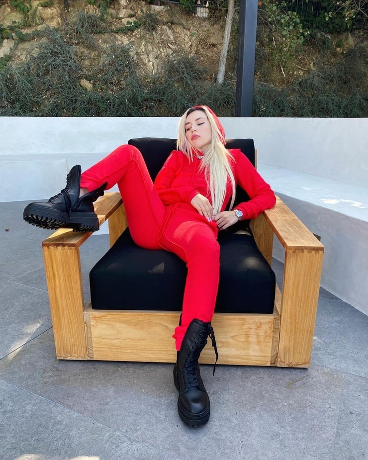 Ava Max