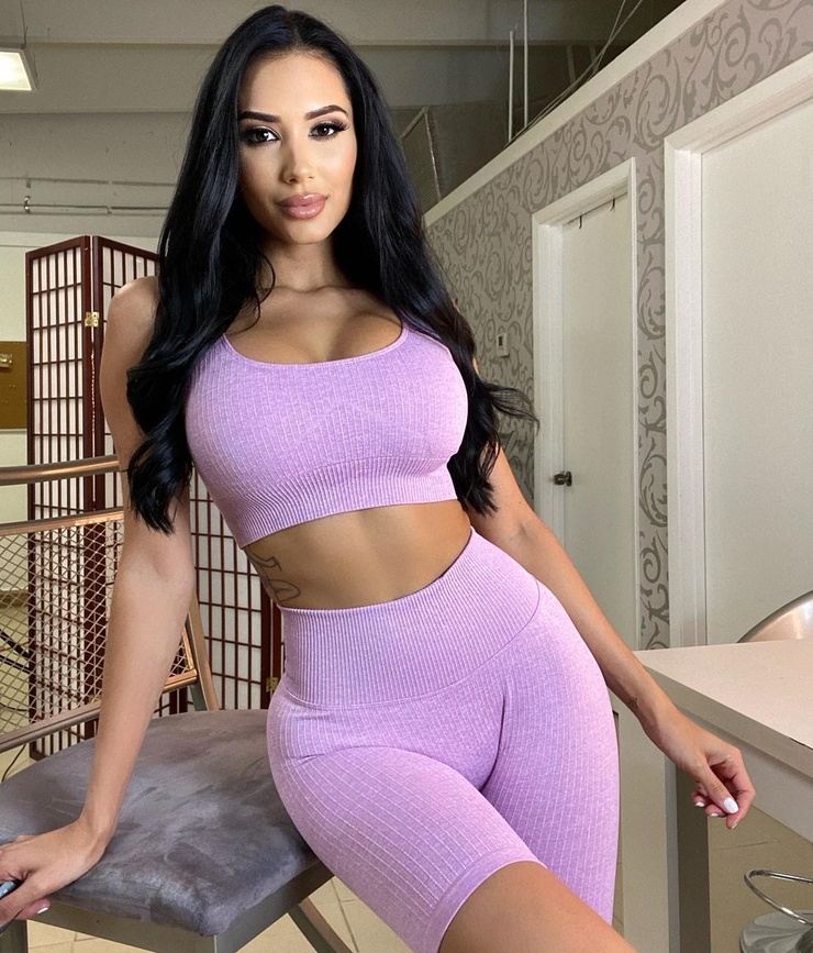 Amber Quinn Amber Quinn