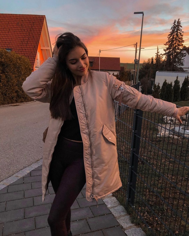 Laura Theresa Laura Theresa