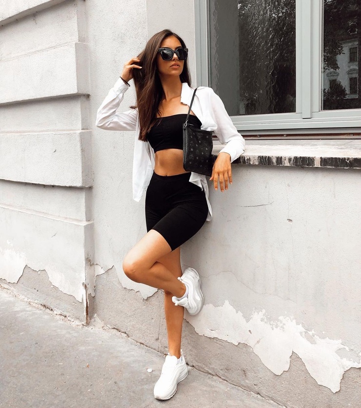 Laura Theresa