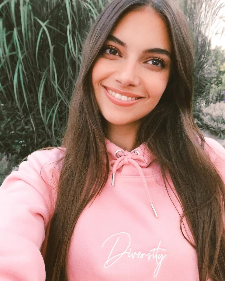 Laura Theresa Laura Theresa