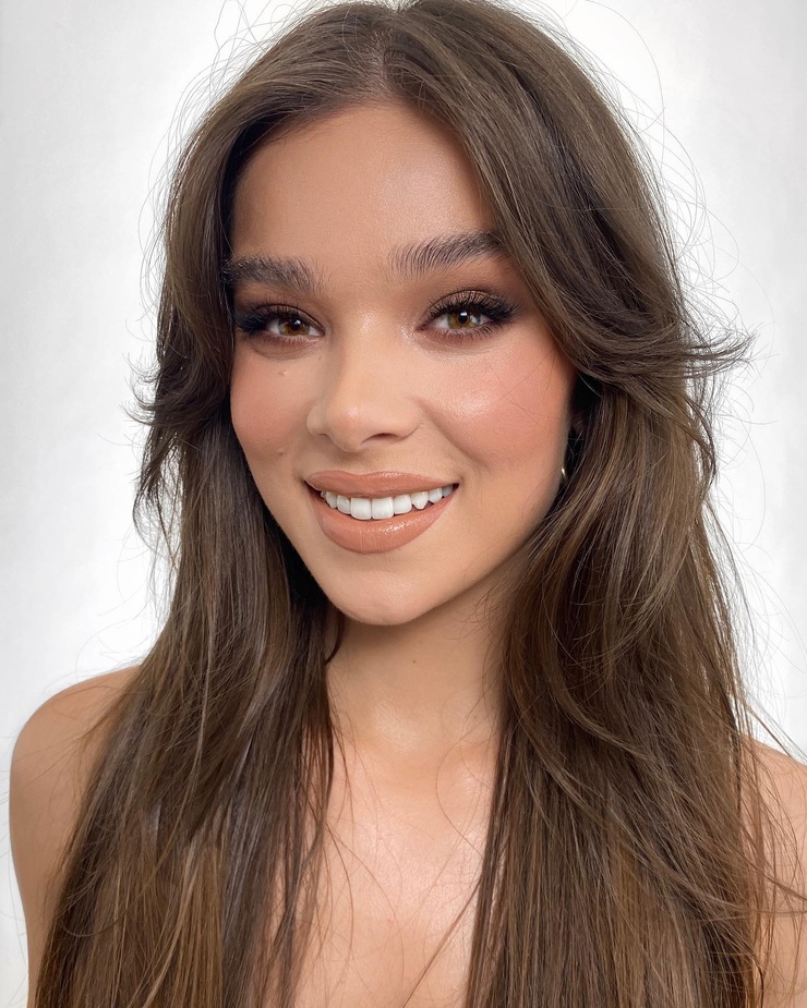 Hailee Steinfeld Hailee Steinfeld