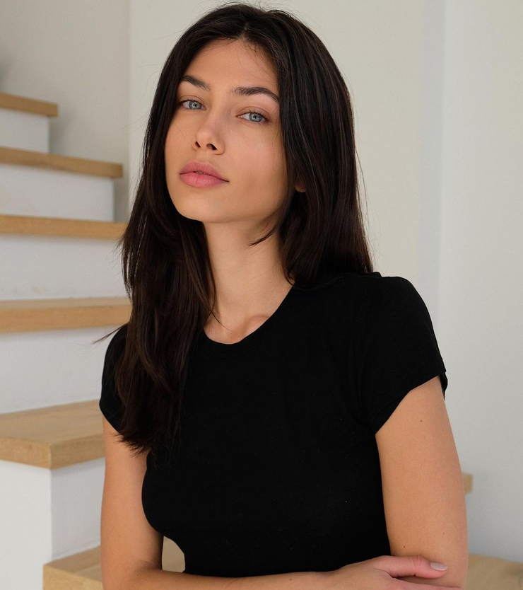 Vika Bronova Vika Bronova