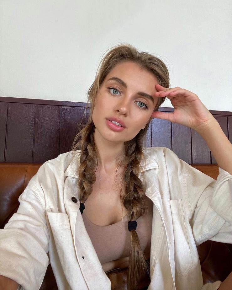 Snezhana Yanchenko Snezhana Yanchenko