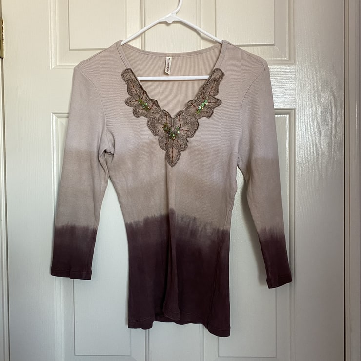 OMBRE FLORAL Y2K/90s TOP\n\nThe CUTEST ombré tan and...