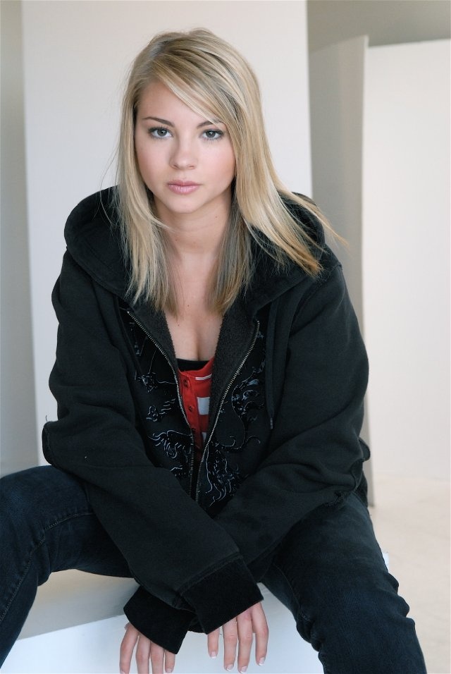 Picture of Allie Gonino