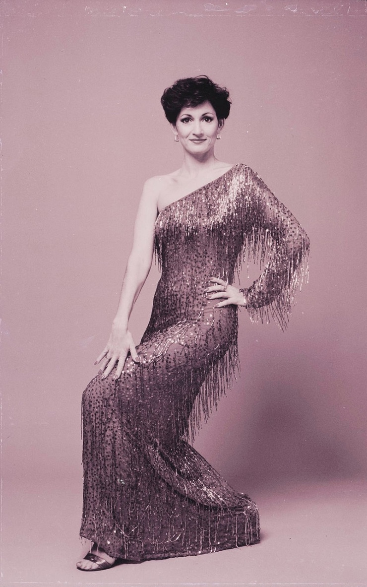Robin Strasser Robin Strasser