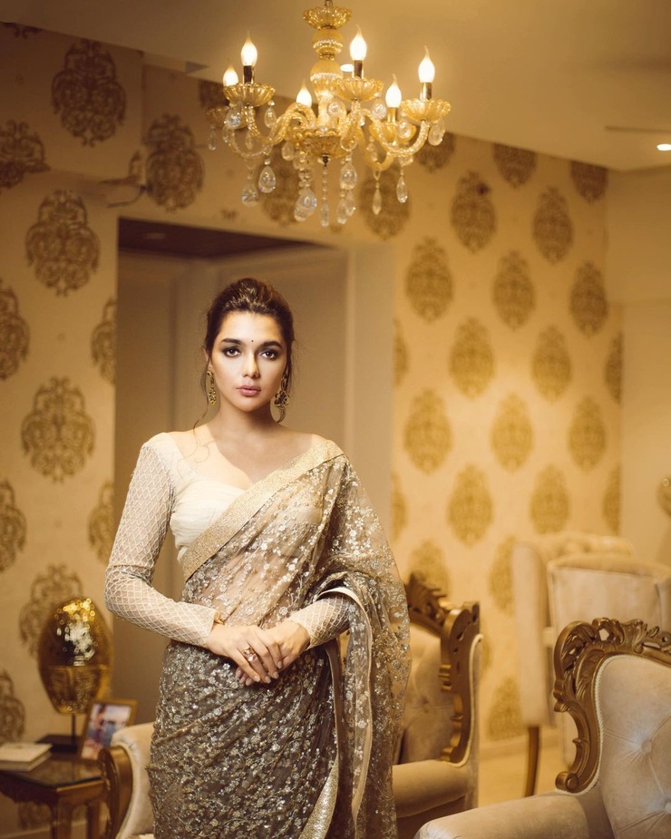 Ruhi Singh Ruhi Singh