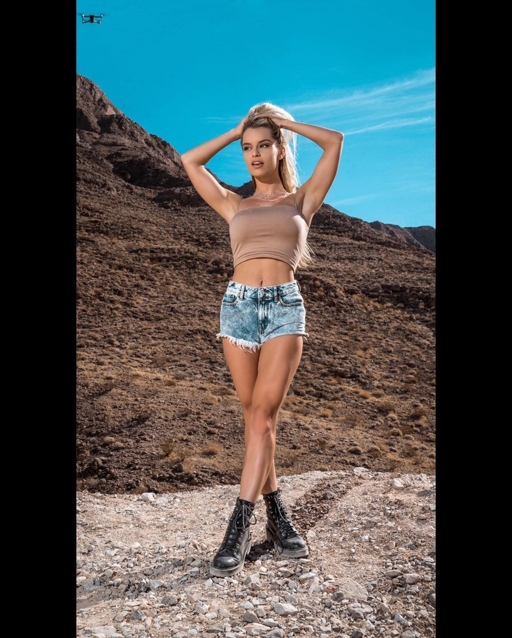 Bri Lauren Bri Lauren