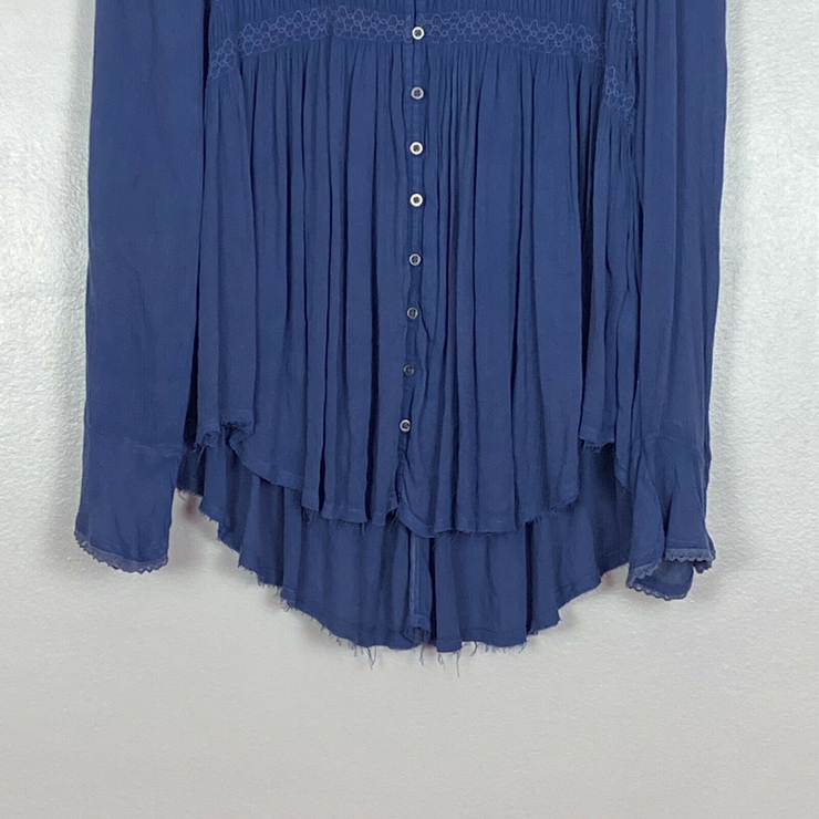 Free People Boho Blue Bird Smocked Tunic Size Large Blue Wash Indigo OB416324