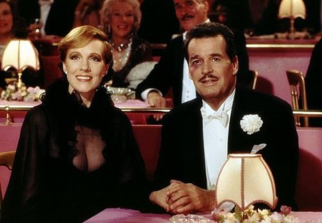 Victor/Victoria (1982)