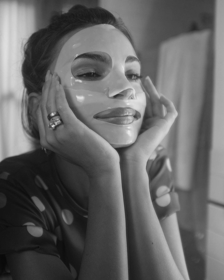 Emily Ratajkowski