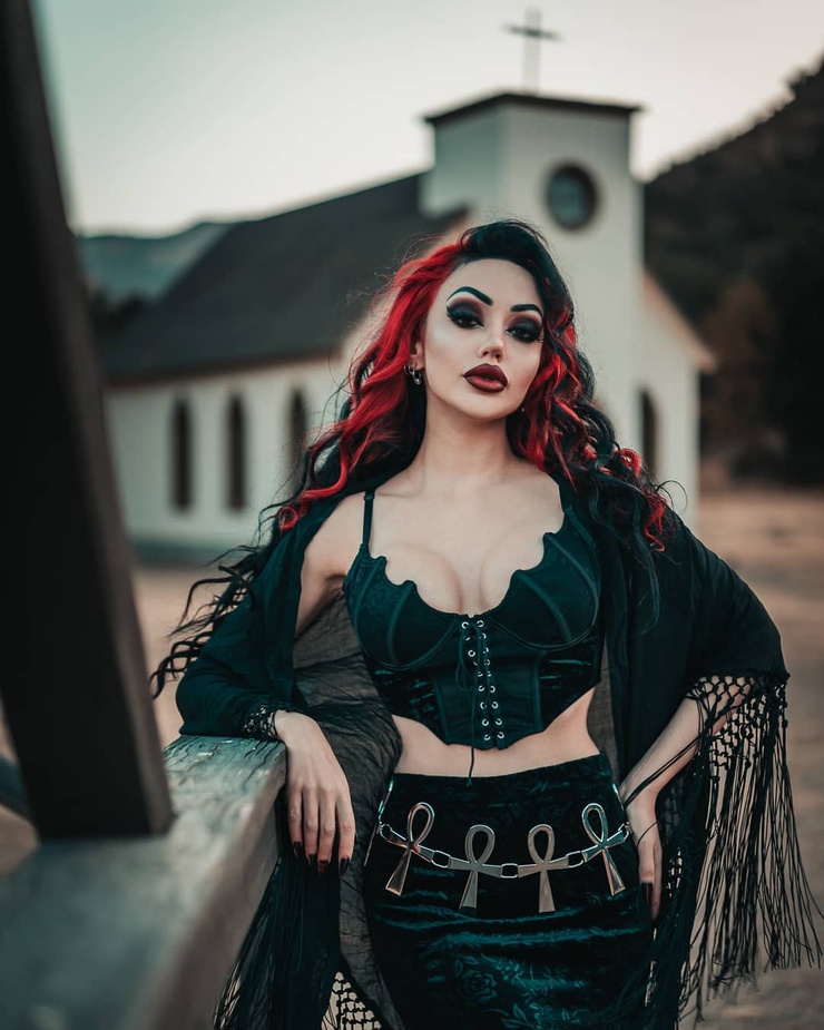 Dani Divine