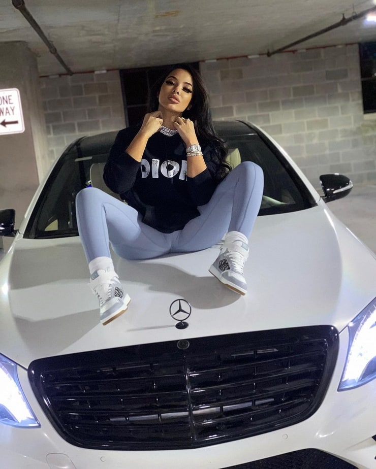 Image of Stephanie Santiago