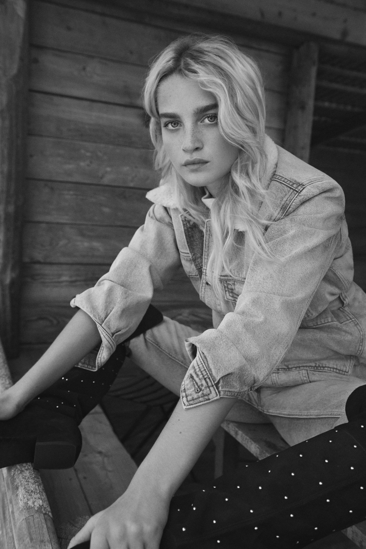 Adele Farine