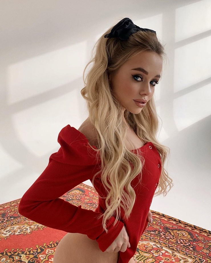 polina lebedeva polina lebedeva