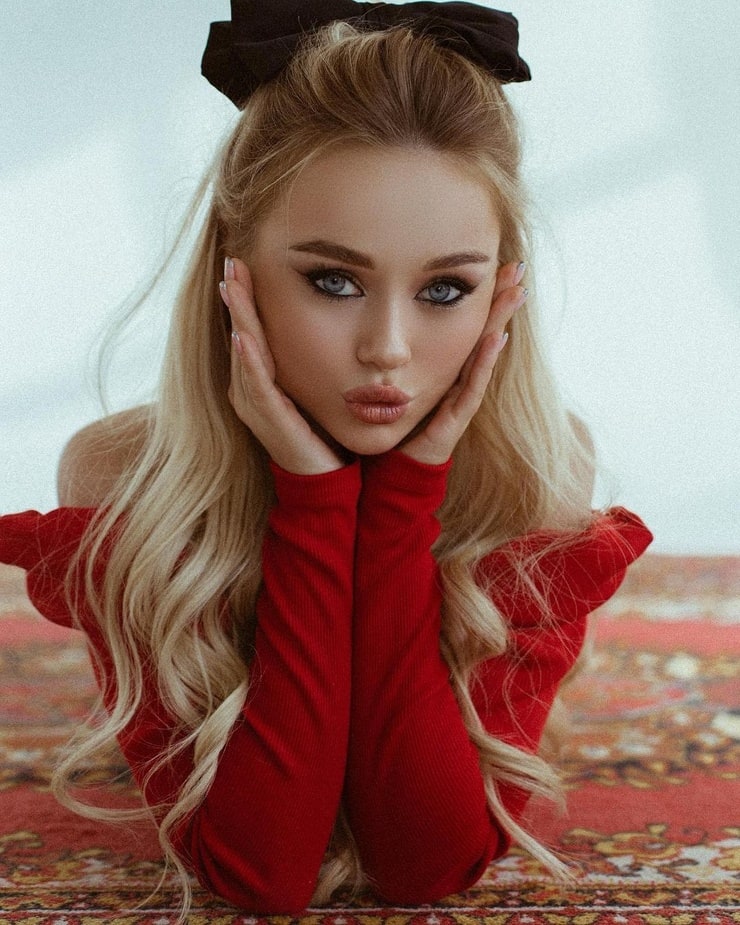 polina lebedeva