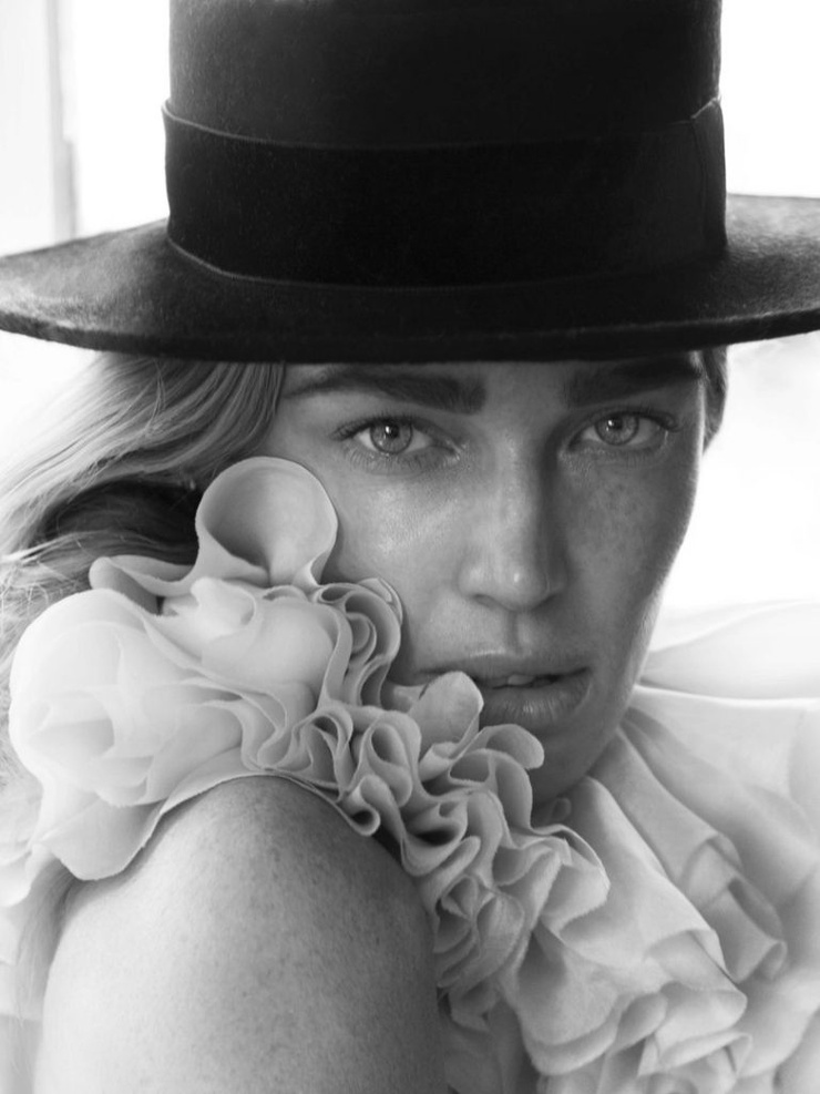 Caity Lotz