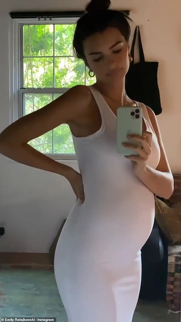 Emily Ratajkowski
