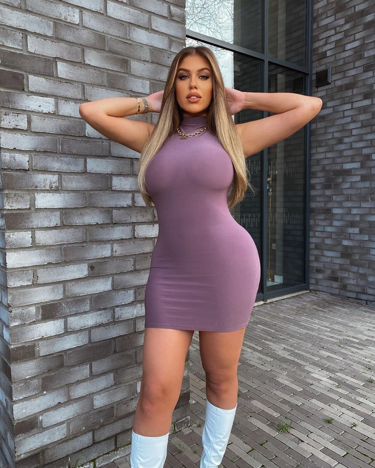 Anna Vakili
