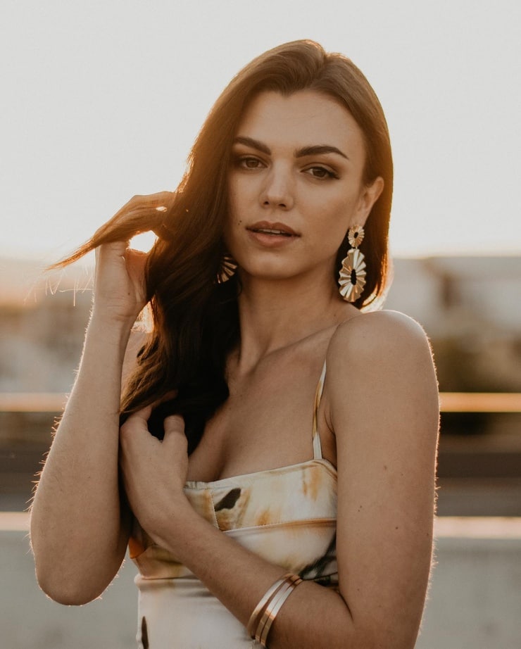 Yana Haenisch Yana Haenisch