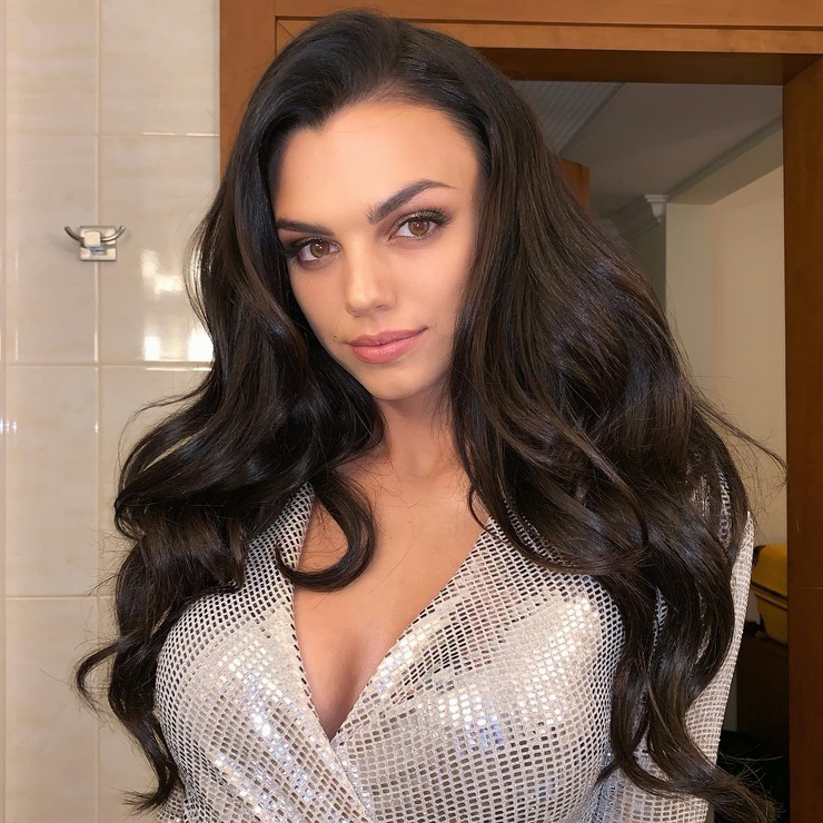 Yana Haenisch Yana Haenisch