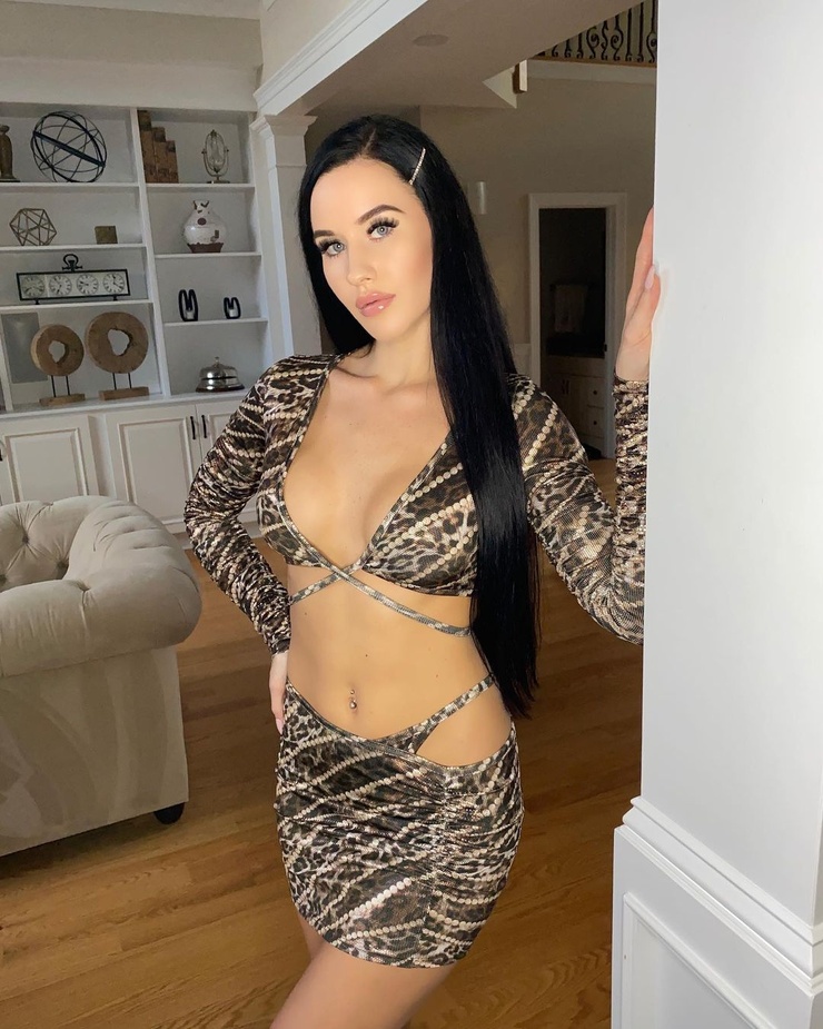 Yulia Foxx