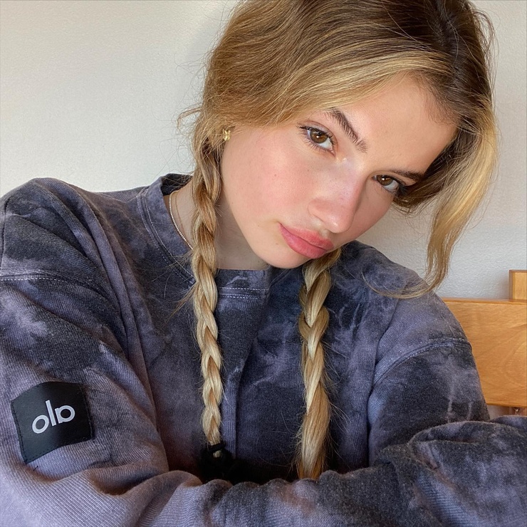 alexis jayde burnett