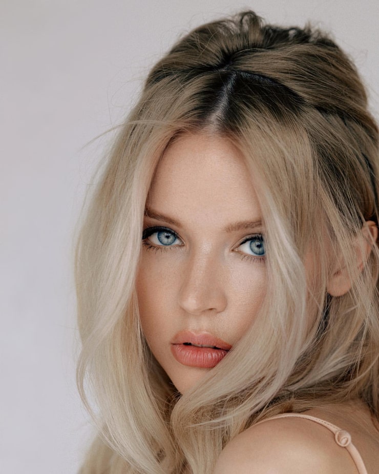 Mary Lavrova Mary Lavrova