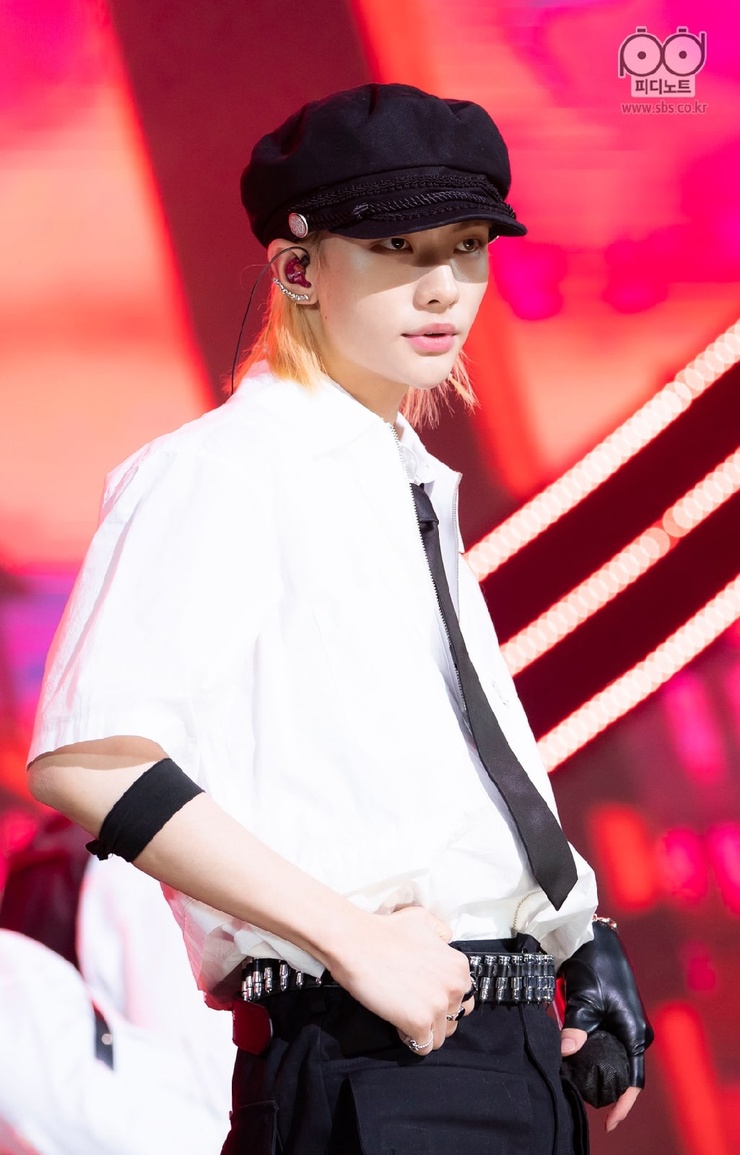 Hyun-Jin Hwang Hyun-Jin Hwang