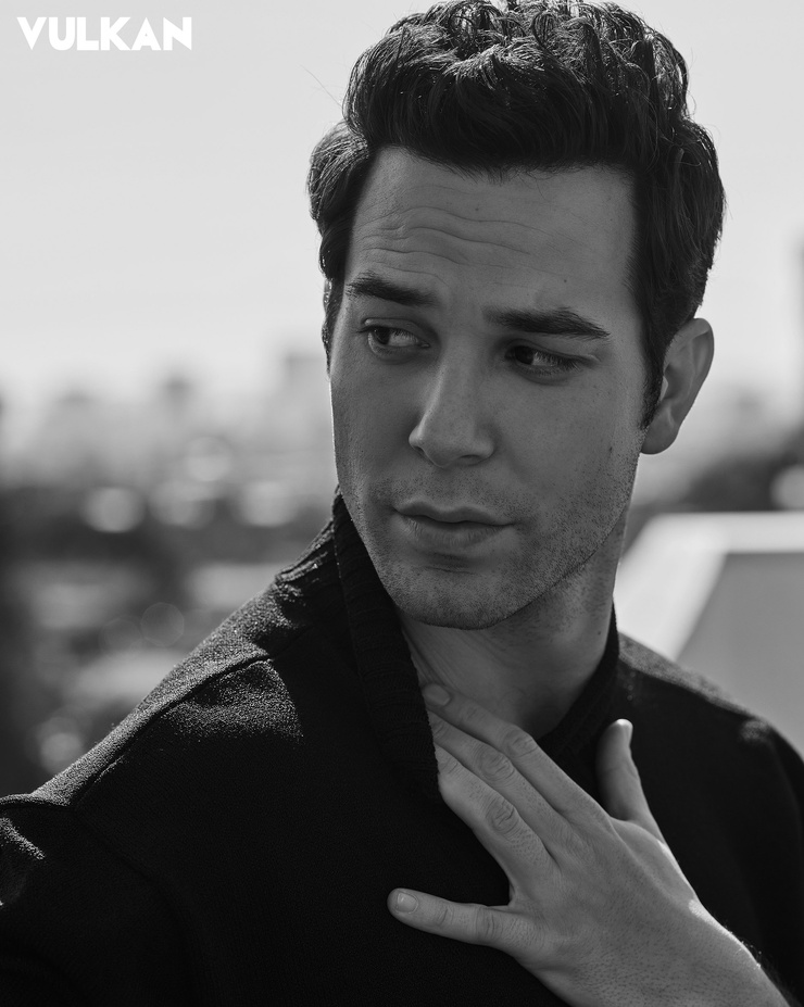 Skylar Astin