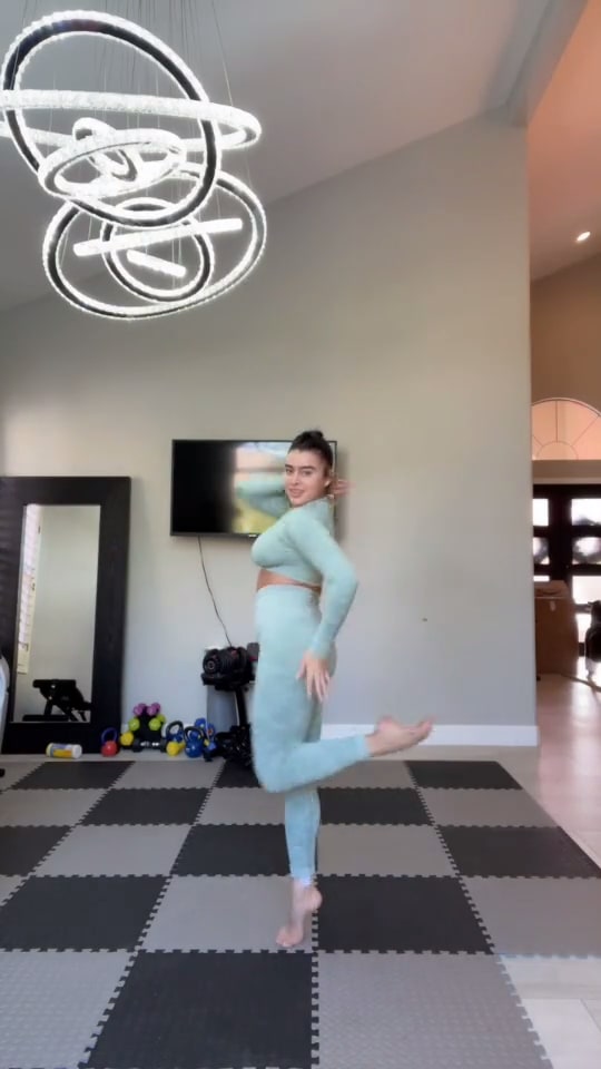 Picture of Kalani Hilliker