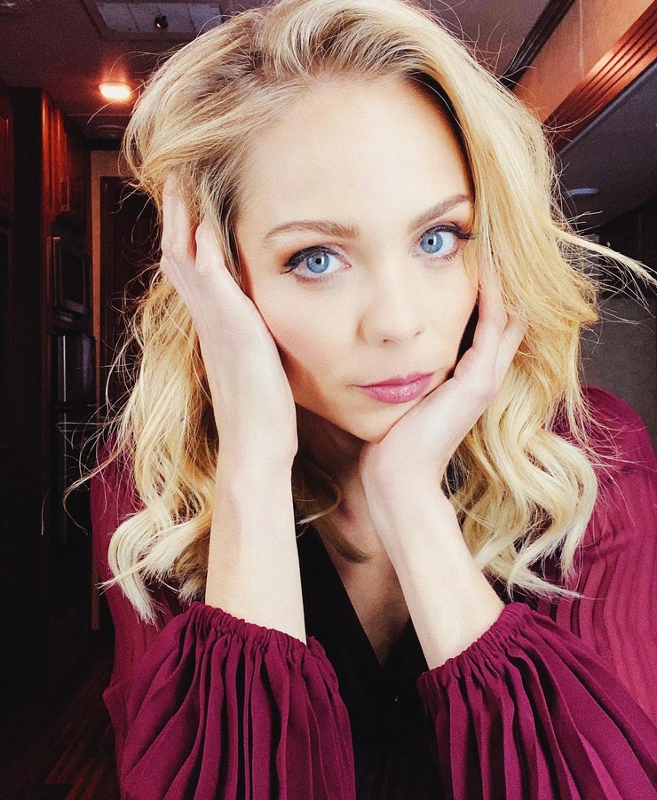 Laura Vandervoort Laura Vandervoort