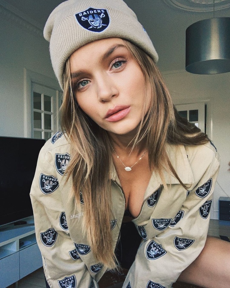Josephine Skriver Josephine Skriver