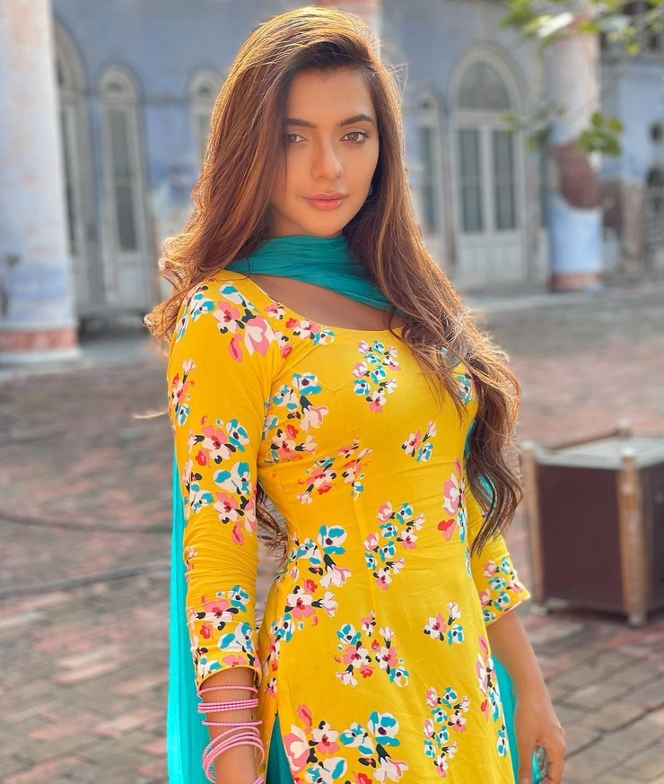 Ruhi Singh