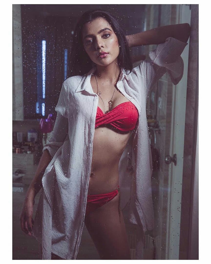 Ruhi Singh Ruhi Singh