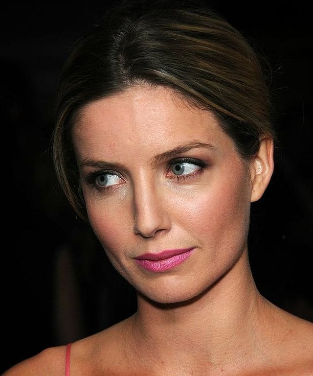 Annabelle Wallis