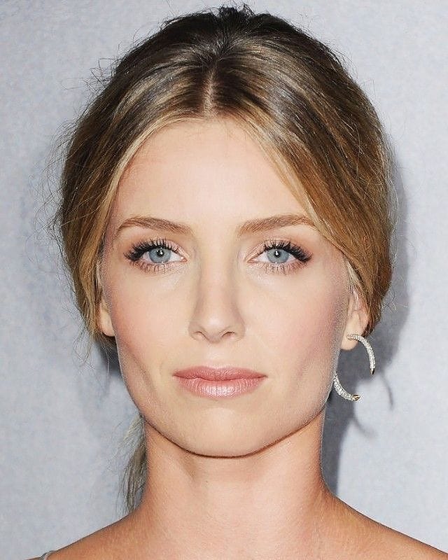 Annabelle Wallis