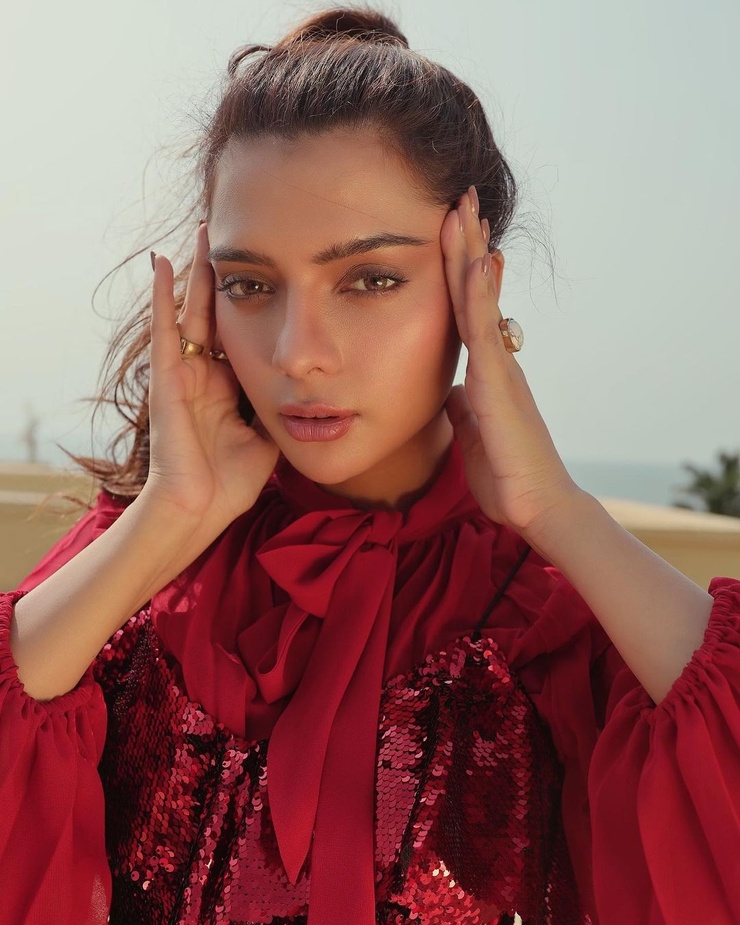 Ruhi Singh Ruhi Singh