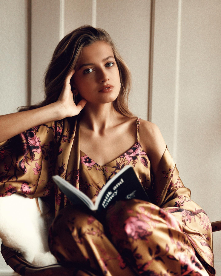 Zoë Pastelle Holthuizen Zoë Pastelle Holthuizen