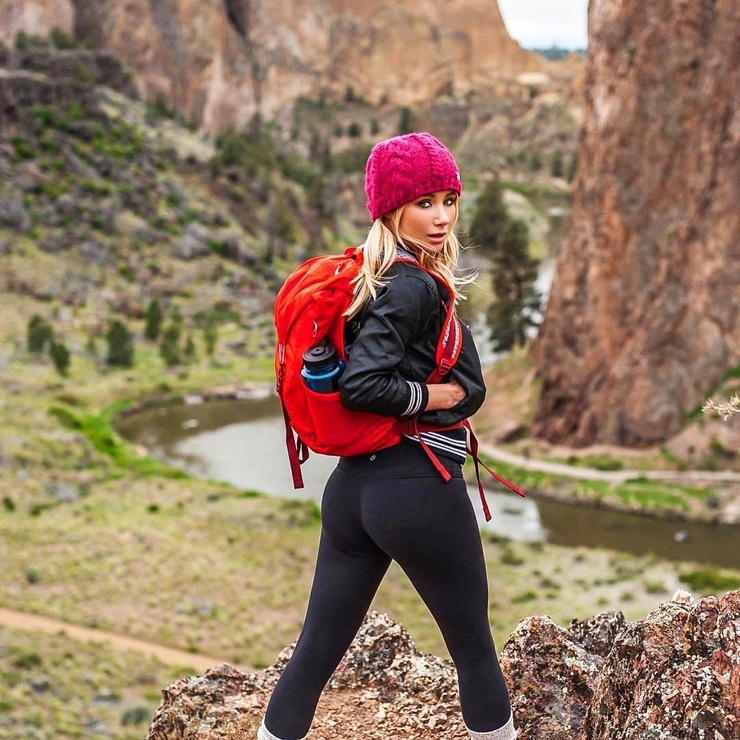 Sara Underwood image