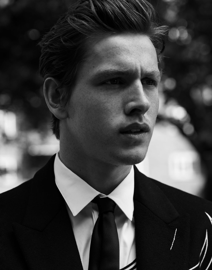 Harris Dickinson