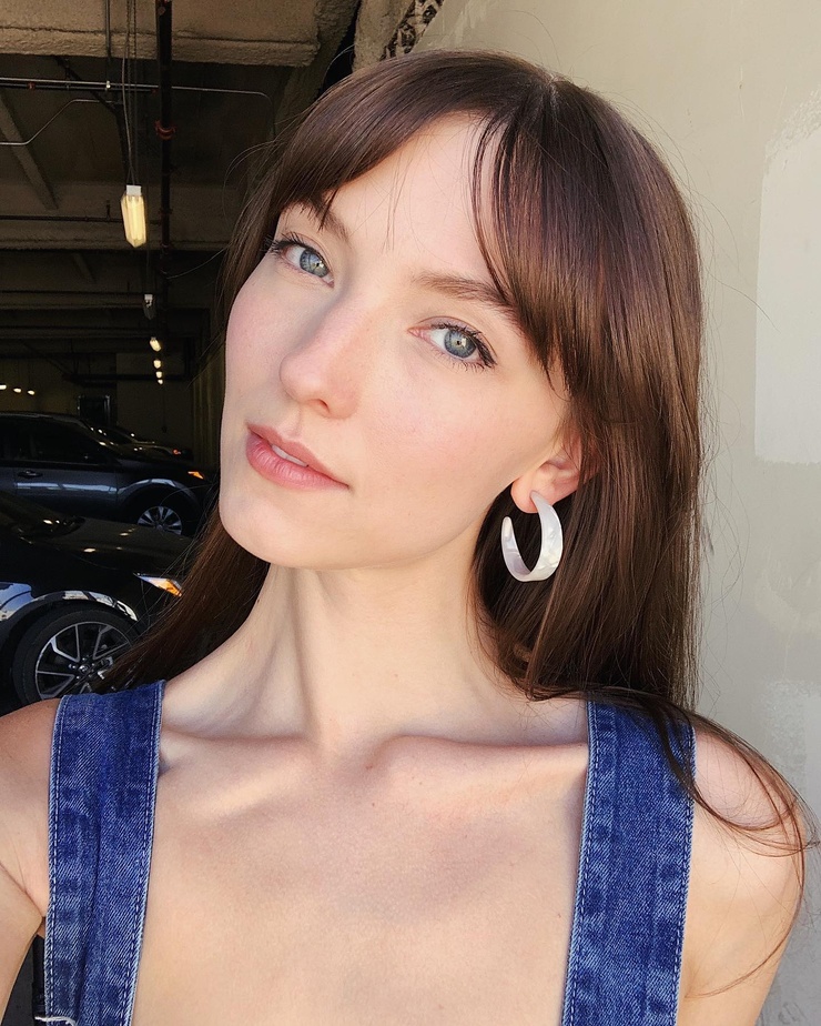 Savvy Taylor Savvy Taylor
