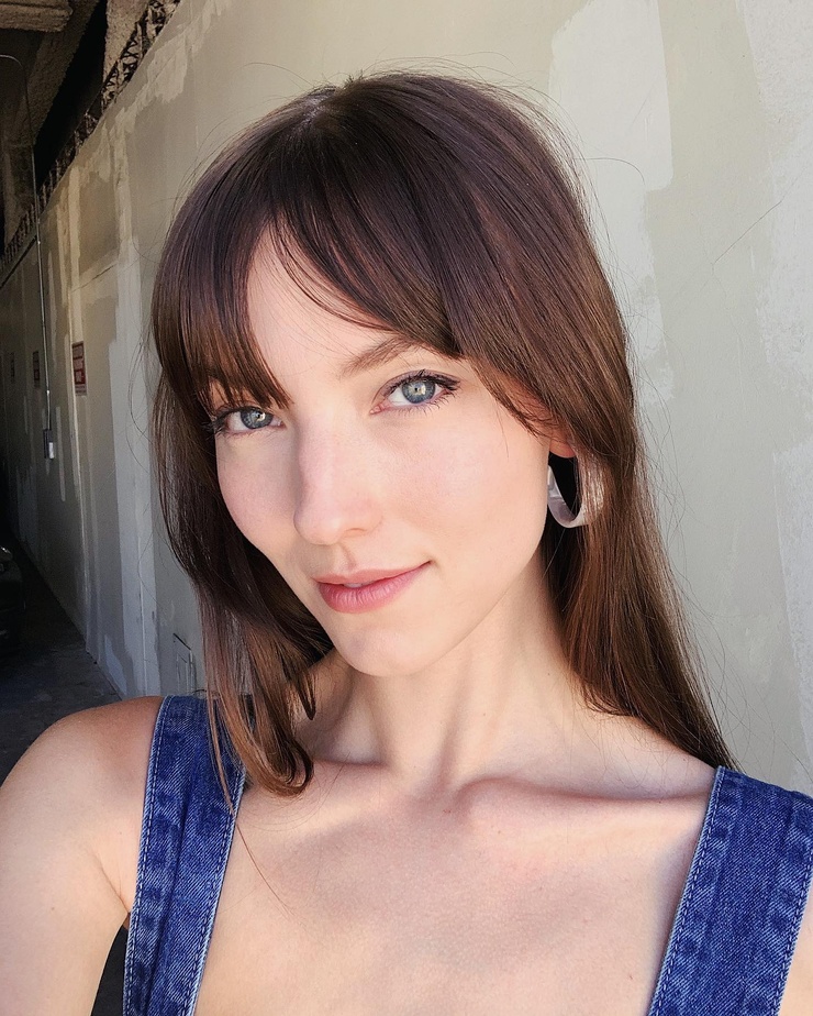 Savvy Taylor Savvy Taylor