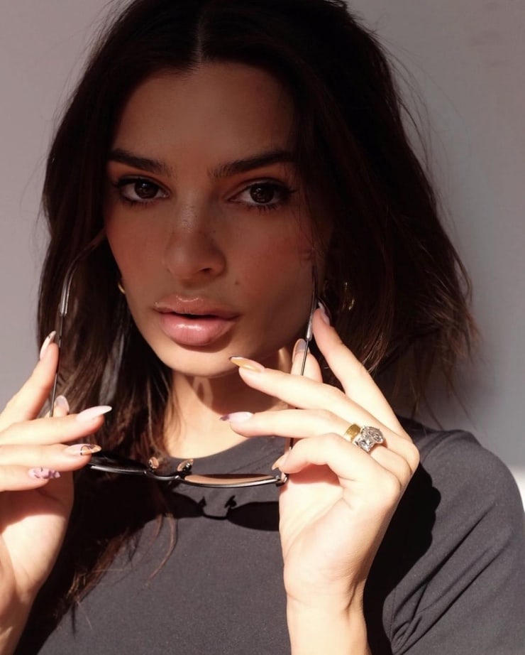 Picture of Emily Ratajkowski